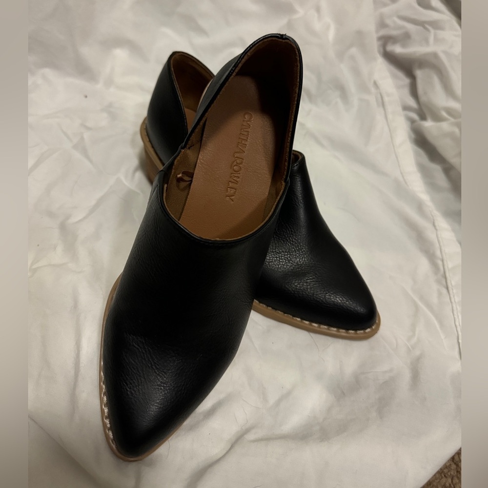 Cynthia Rowley size 6.5m Never worn